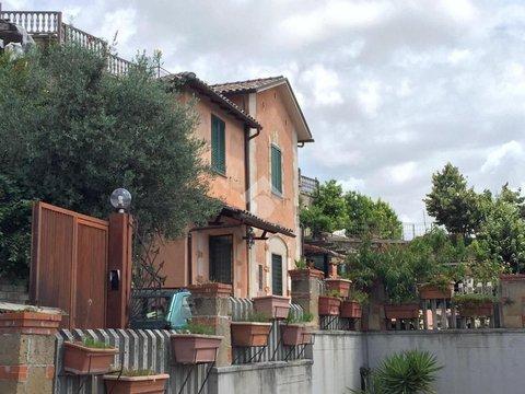 Villa in via Vittorio Veneto, s.n.c, Dicomano
