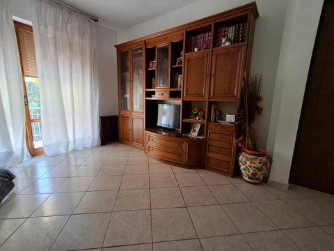 Quadrilocale a Capraia e Limite