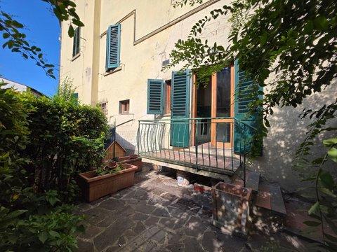 Bilocale in via Giuseppe Garibaldi, 41, Centro, Greve in Chianti