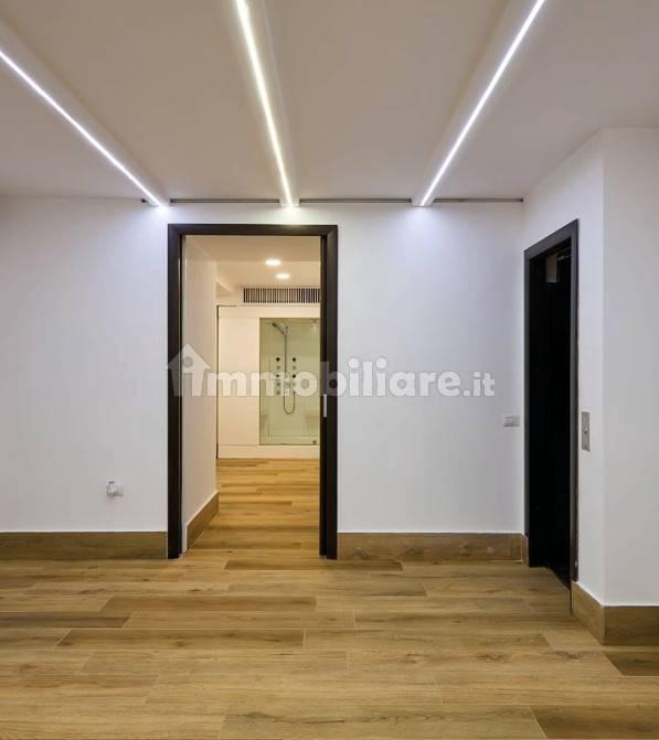 Trilocale ottimo stato, su più livelli, Parioli, Roma