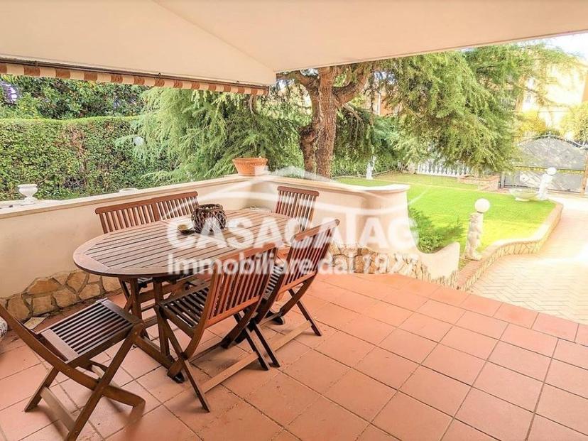 Villa plurifamiliare via Tespi 205, Axa, Roma