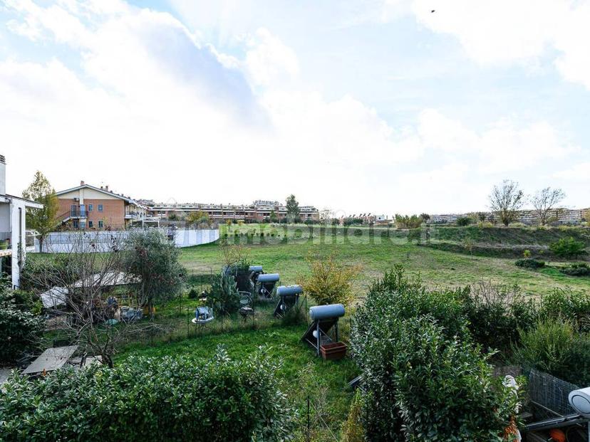 Villa a schiera via Padre Giuseppe Petrilli, Ponte di Nona, Roma