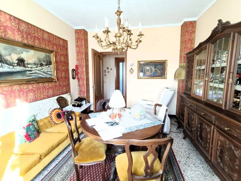 Appartamento via San Carlo, Centro, Ciriè