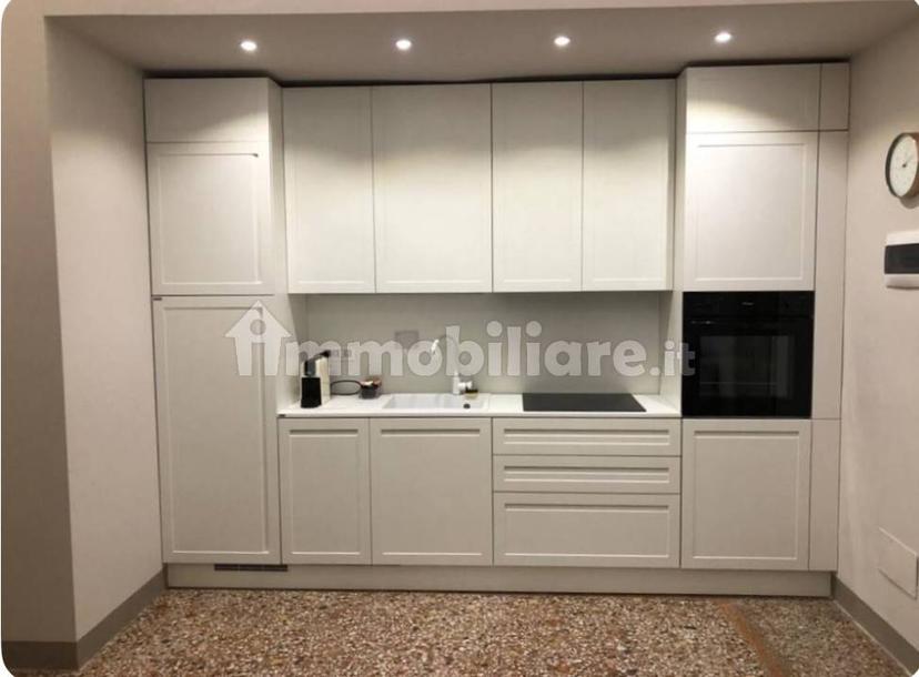 Trilocale via Massimo d'Azeglio 15, Centro Storico, Bologna