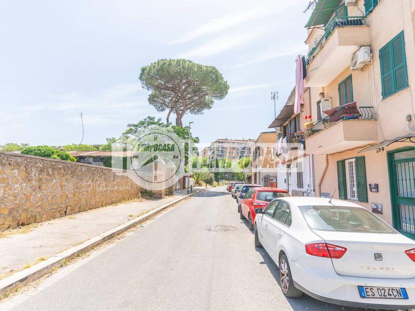 Monolocale via Columella 48, Quadraro, Roma