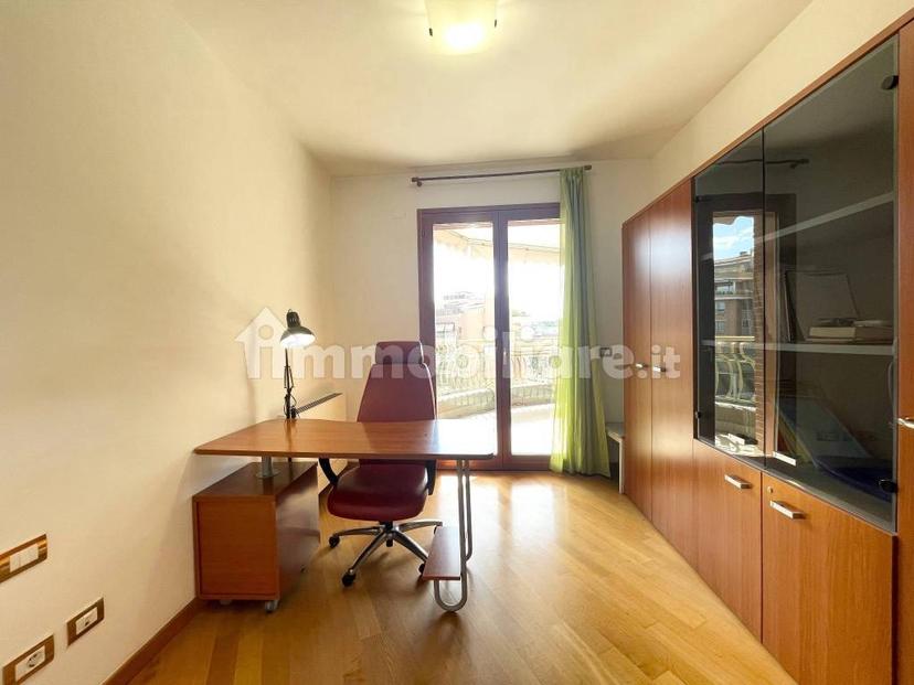 Trilocale via Ugo Ojetti 472/474, Talenti - Monte Sacro, Roma