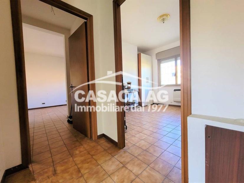 Villa plurifamiliare via Mezzolombardo, Infernetto, Roma