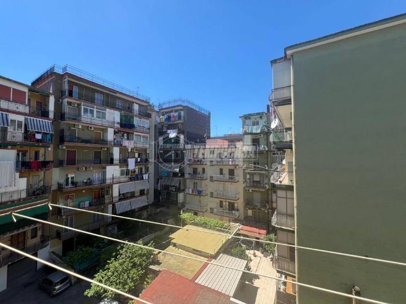 Trilocale via Zenone di Elea, Pianura, Napoli