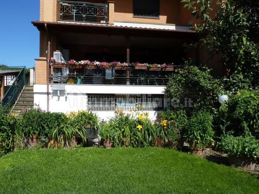 Villa a schiera via Licio Giorgieri 84, Pisana - Bravetta, Roma
