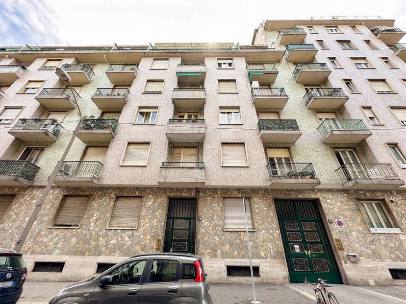 Trilocale via Mombarcaro 57, Santa Rita, Torino