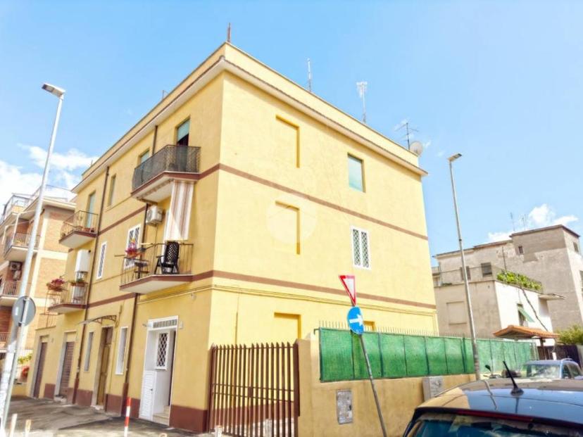 Bilocale via delle Allodole 36, Tor Tre Teste - Torre Maura, Roma