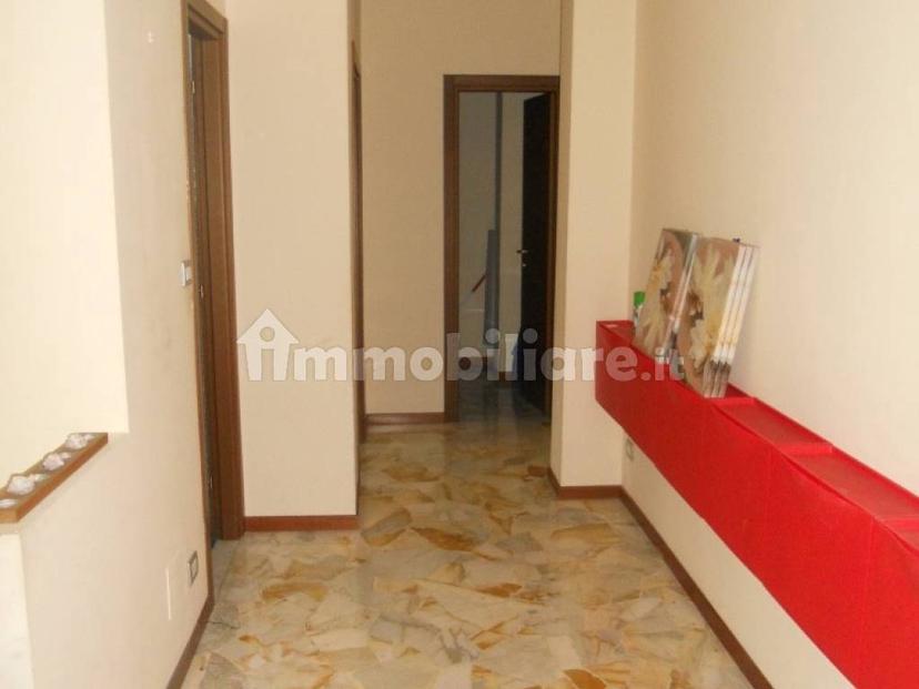 Trilocale viale Ergisto Bezzi 73, Frua, Milano