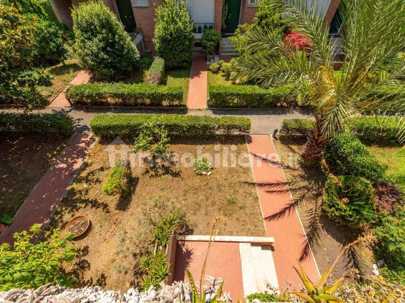 Villa bifamiliare via Francesco Bartolomeo Rastrelli 71, Mezzocammino, Roma