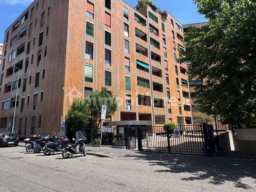 Bilocale via Plezzo 78, Udine, Milano