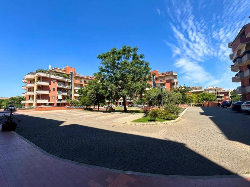 Trilocale via Roberto Raviola 1, Mezzocammino, Roma