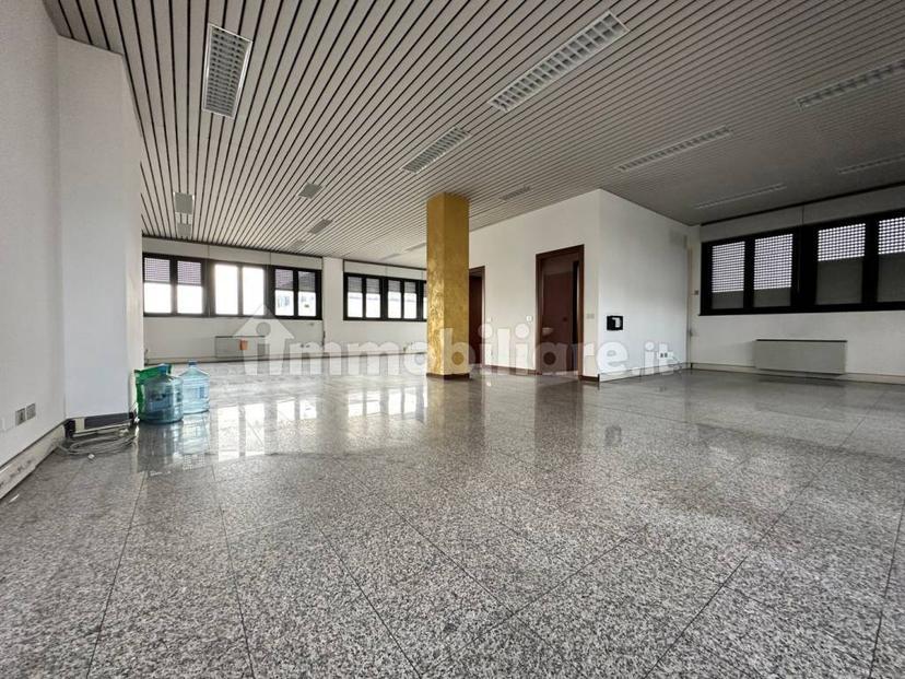 Loft via Ernesto Teodoro Moneta , 43, Affori, Milano