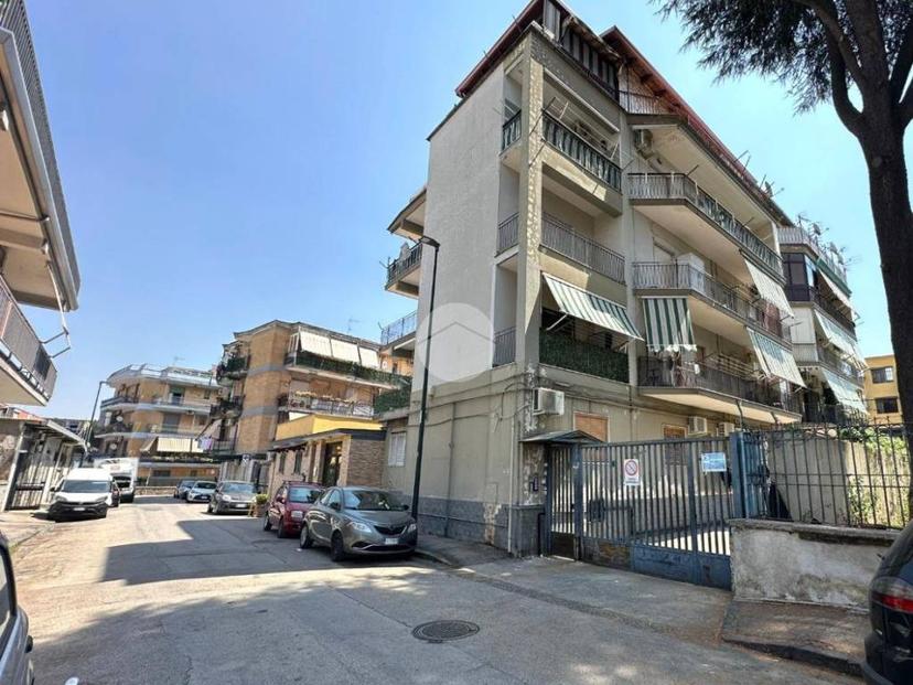 Bilocale traversa I Cupa Capodichino 8, Ponti Rossi, Napoli