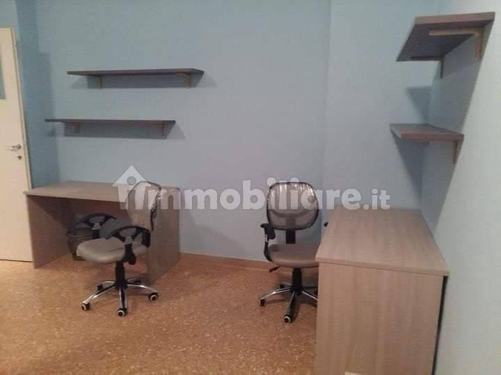 Trilocale via Calpurnio Fiamma 54, Cinecittà, Roma