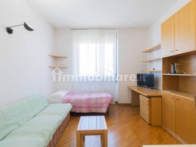 Bilocale via Maria Montessori 14, Quartiere Forlanini, Milano