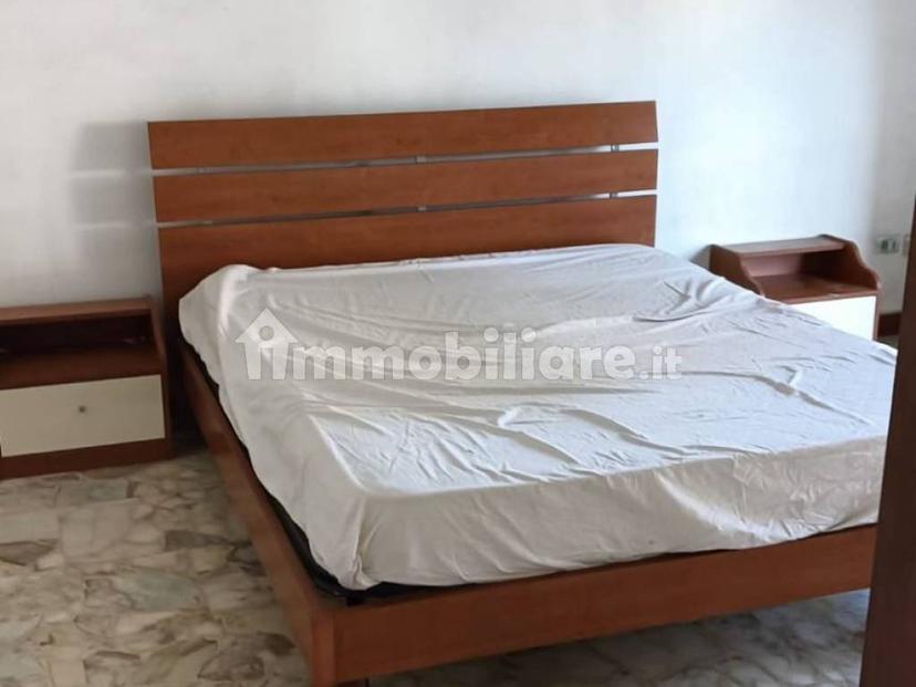 Stanza singola via Emilia Est 23, Parma