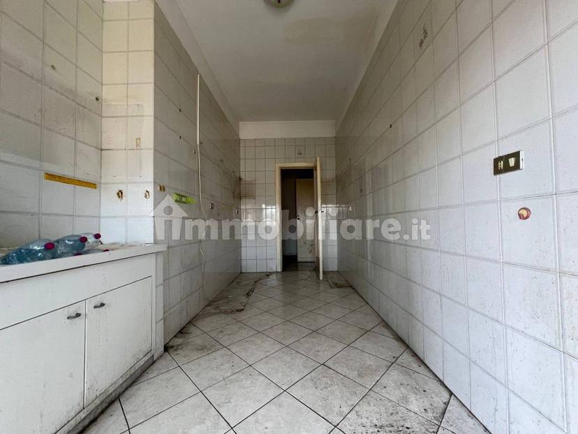Trilocale via Benedetto Cariteo 59, Fuorigrotta, Napoli