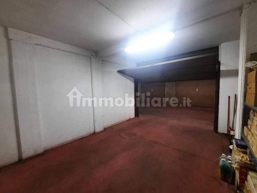 Trilocale via Plati, Morena, Roma