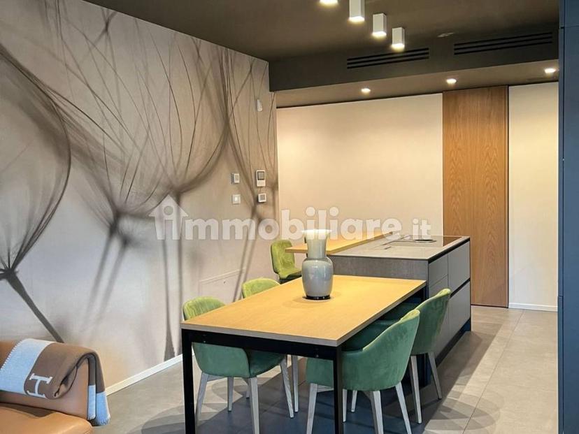 Trilocale via Mauro Macchi 61, Centrale, Milano