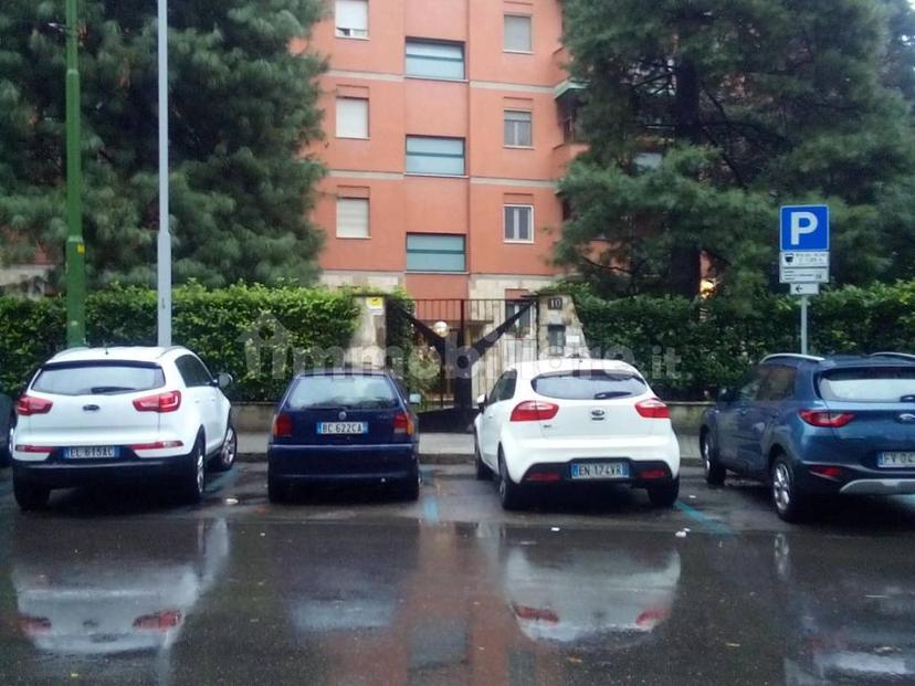 Trilocale piazzale Gabriele Rosa 10, Corvetto, Milano