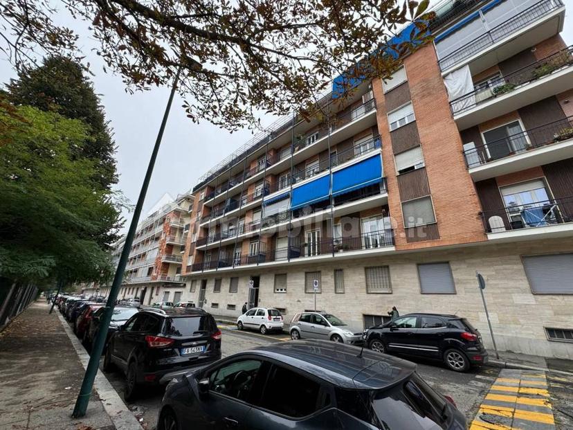 Trilocale via Federico Patetta 6, Rebaudengo, Torino