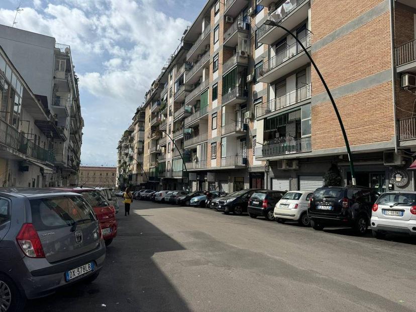 Trilocale via Tiberio, Fuorigrotta, Napoli