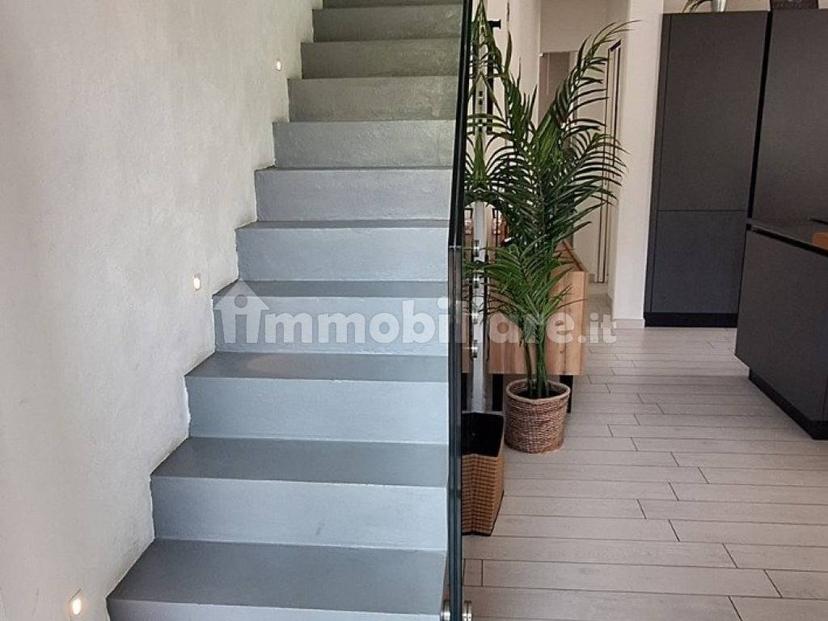 Quadrilocale ottimo stato, su più livelli, Centro, Budrio