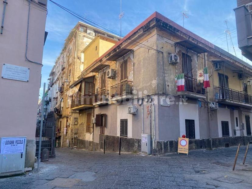 Quadrilocale via Santa Maria Avvocata, Tribunali, Napoli