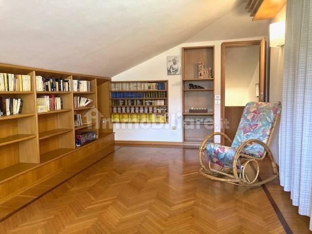 Appartamento buono stato, secondo piano, Centro, Castel San Pietro Terme