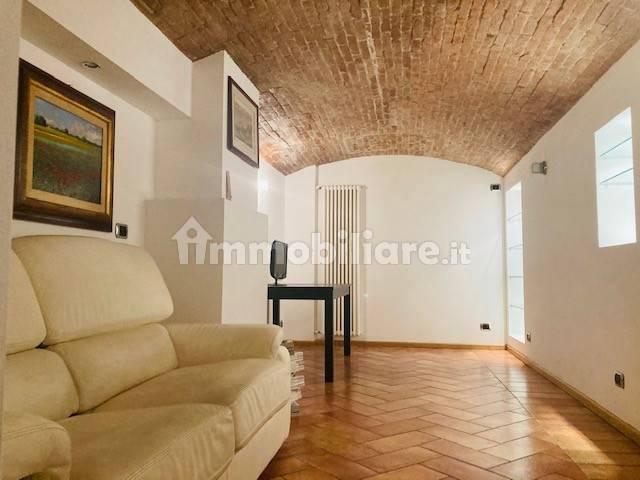 Bilocale ottimo stato, piano terra, Santo Stefano, Bologna