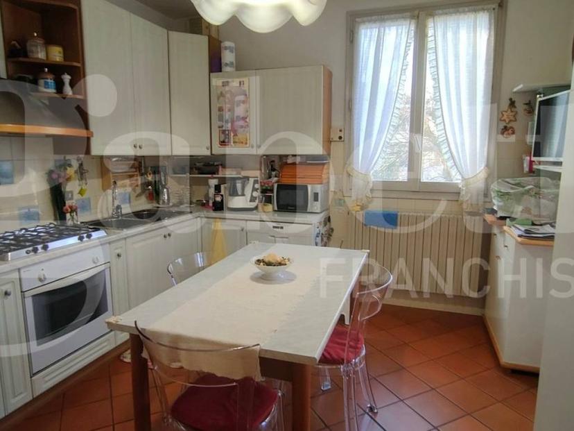Villa bifamiliare Circonvallazione Liberazione, 1, Centro, San Giovanni in Persiceto