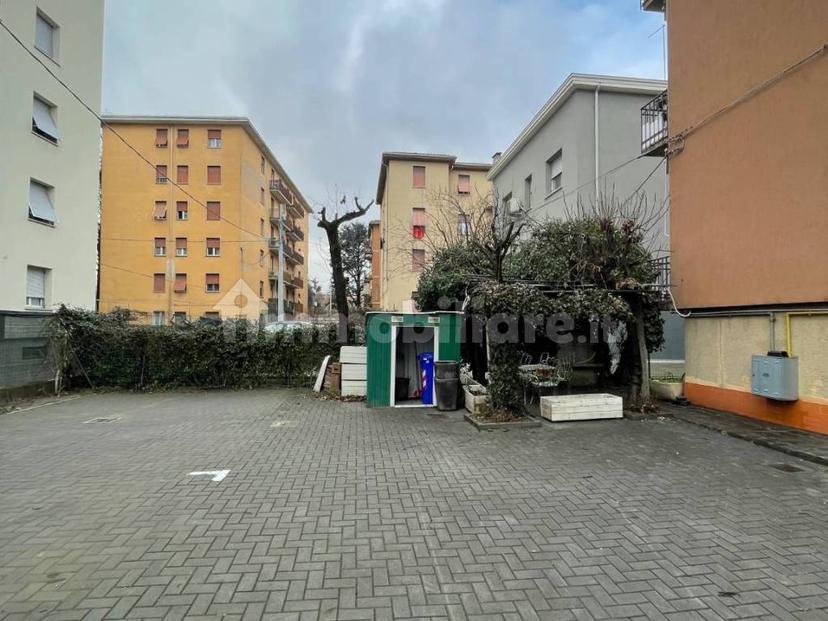 Stanza singola via Giovanni Pascoli 7, Parma