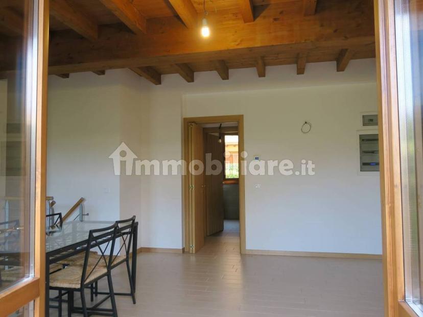 Trilocale via Julia, Centro, Langhirano