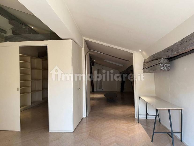 Appartamento ottimo stato, secondo piano, Castiglione - Tribunale, Bologna