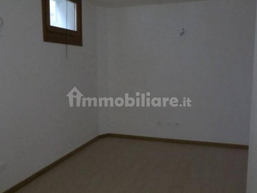 Trilocale via Julia, Centro, Langhirano