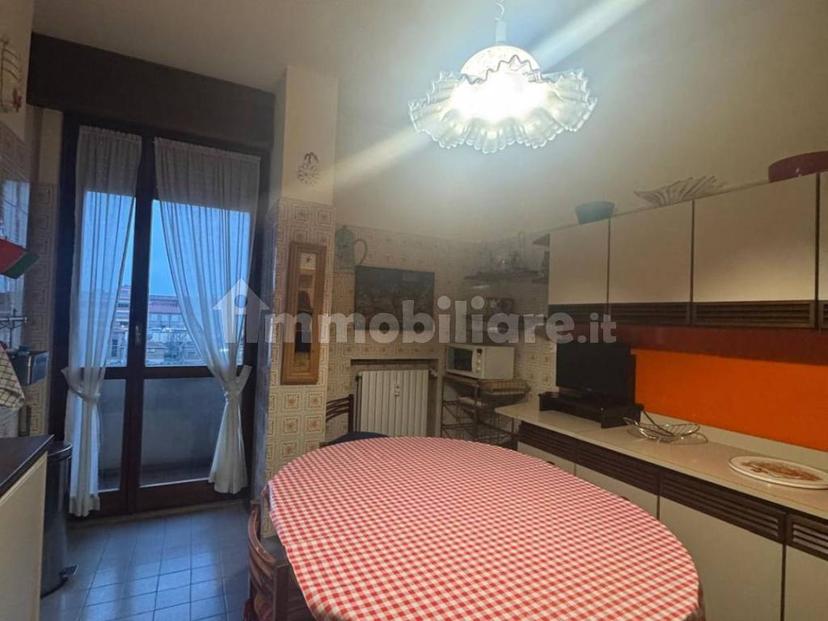 Trilocale viale Angelo Masini 4, Bolognina, Bologna