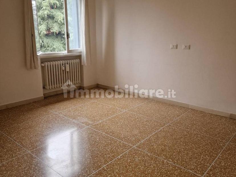 Trilocale via Genuzio Bentini 27, Corticella, Bologna