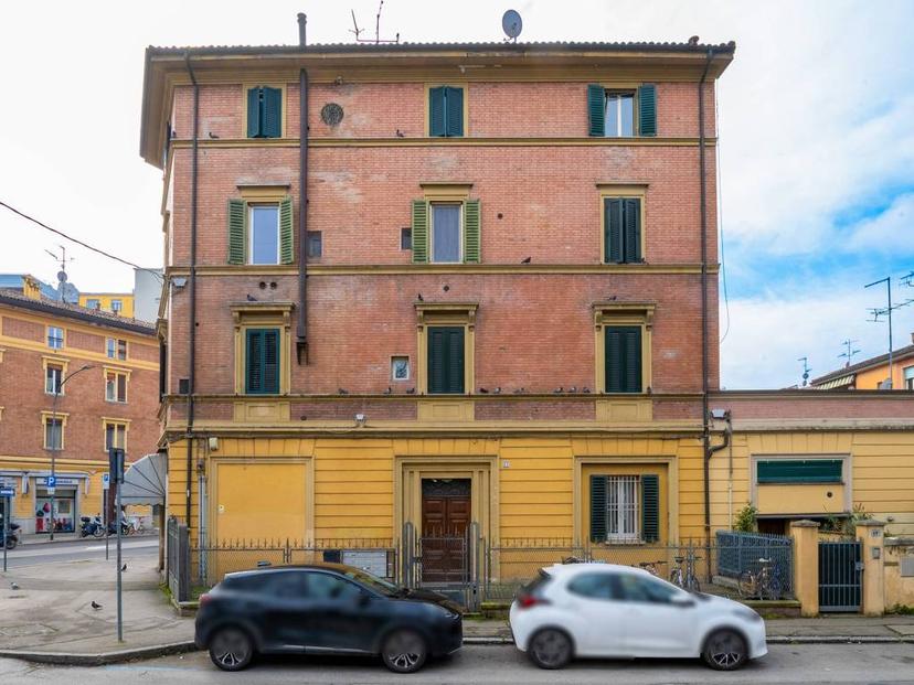 Bilocale via Alfonso Lombardi 51, Bolognina, Bologna