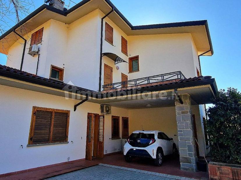 Villa plurifamiliare via Papa Giovanni XXIII, Gaggio Montano