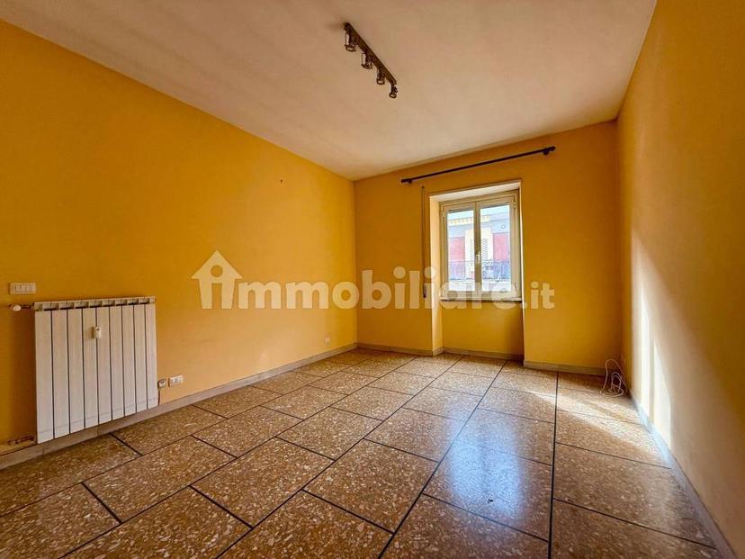 Trilocale via Centuripe 33, Appio Latino, Roma