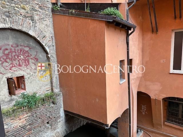 Appartamento via Piella, Centro Storico, Bologna
