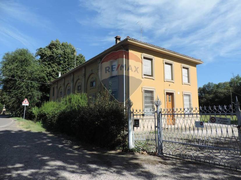 Terratetto unifamiliare 510 m², da ristrutturare, Sacerno, Calderara di Reno