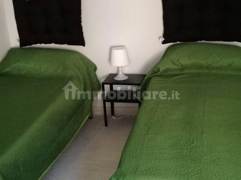 Stanza doppia corso Umberto I 311, Napoli