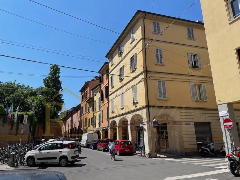 Bilocale in vendita, Via Fondazza 37, Bologna