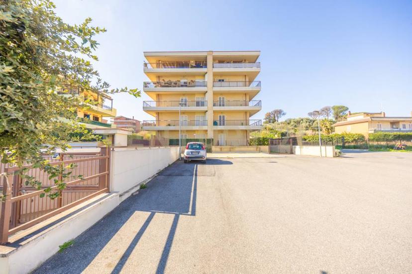 Vendita appartamento Via di Quarto Rubbie 16a Roma (RM)