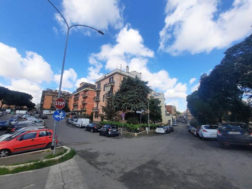Vendita appartamento Viale delle Gardenie Roma (RM)